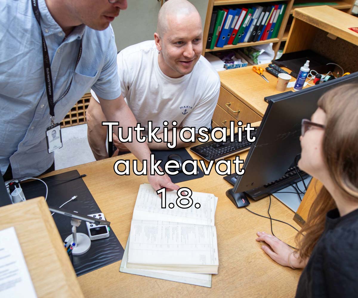 Asiakas saa neuvontapalvelua tutkijasalin tiskillä.